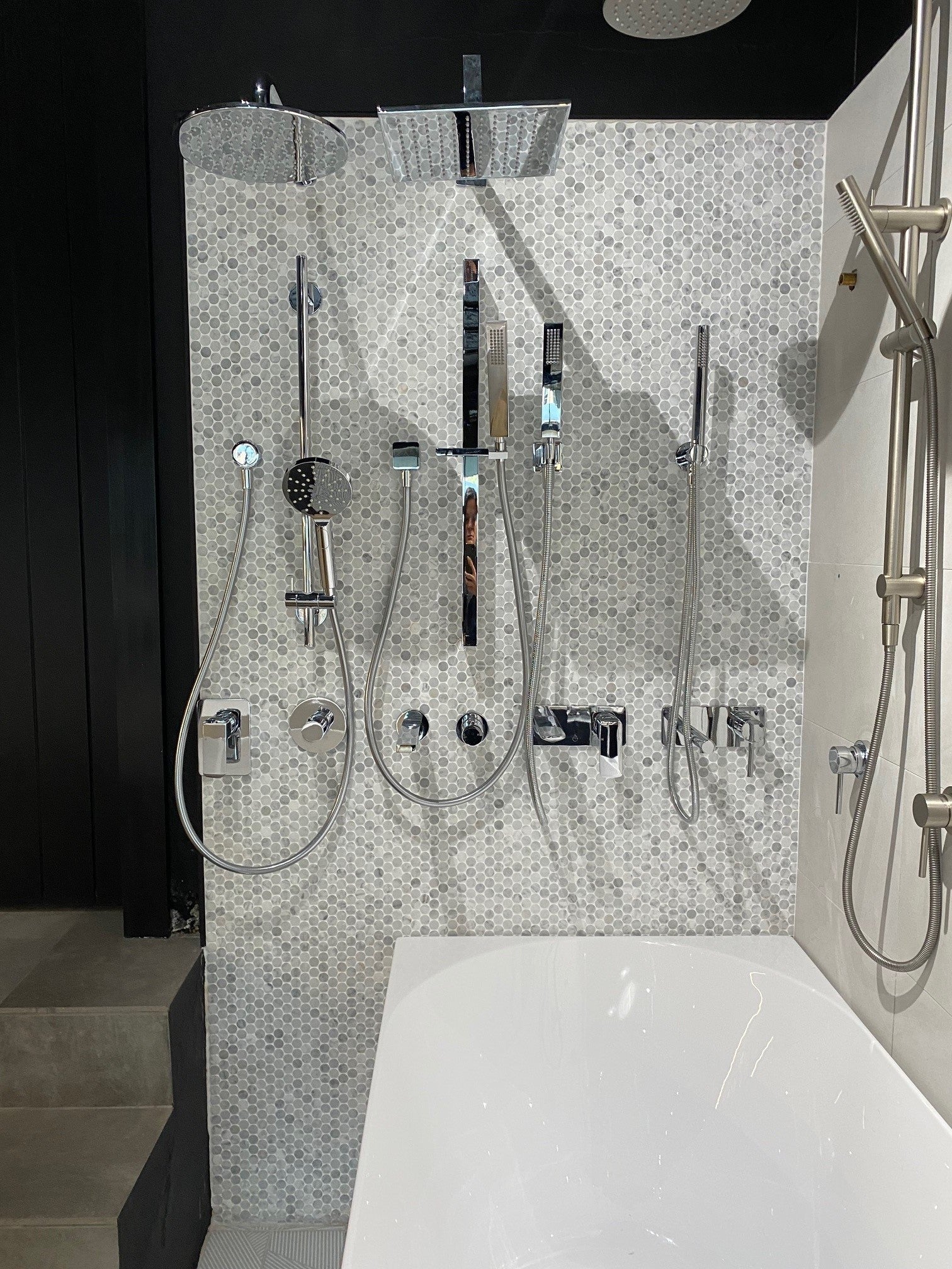 Ex-Display Daintree Shower Elbow Square in Chrome