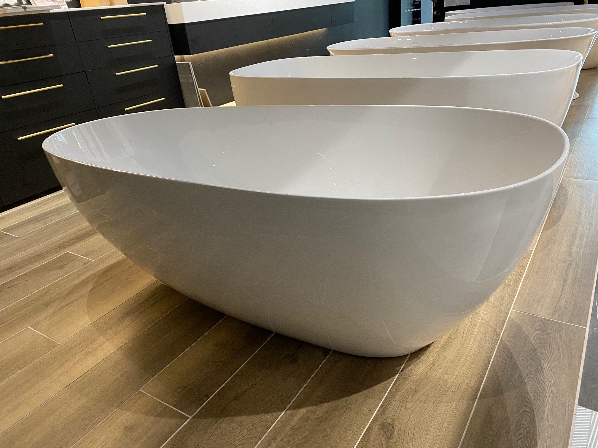 Ex-Display Resort Freestanding Acrylic Bath 1700mm Gloss White